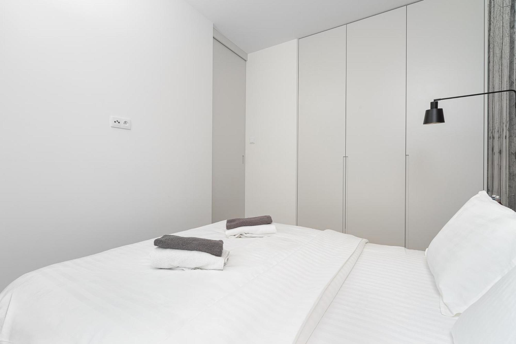 Luxury Apartments Mennica Residence With Parking Warsaw Exterior photo